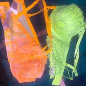 (2) SUMMERTIME SAVAGE FENTY BRAS